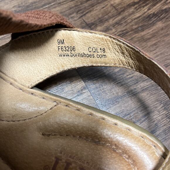 BORN LEATHER SANDALS WOMEN SZ 9M TUSAYAN FLAT BUCKLE BACK STRAP LEATHER ELASTIC - Picture 4 of 6